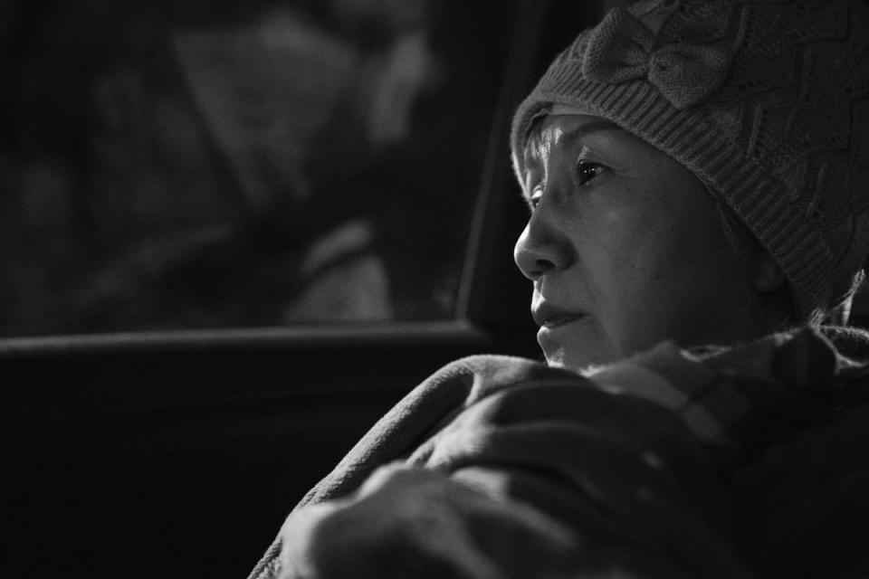 陸弈靜在公視新創短片《念你如昔》演出靈魂人物「失智母親」一角，以精湛演技完美詮釋出「人的記憶很脆弱，但情感不是」的內心惆悵。（公視提供）