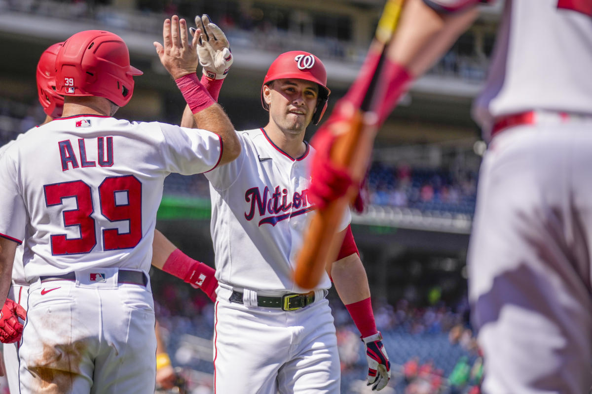 Thomas' grand slam helps Nationals blast White Sox 13-3