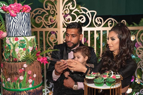 Amir Khan and Faryal Makhdoom pulled out all the stops to celebrate daughter Alayna’s first birthday. Photo: Instagram/cakefaceofficial_