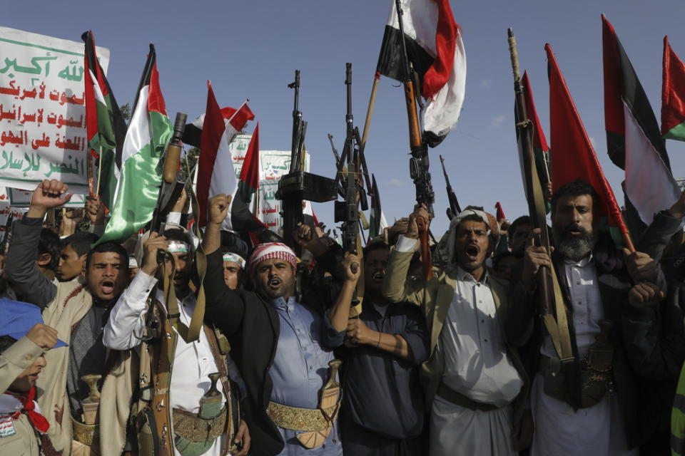 葉門什葉派叛軍胡塞組織支持者。   圖 : 達志影像/美聯社
