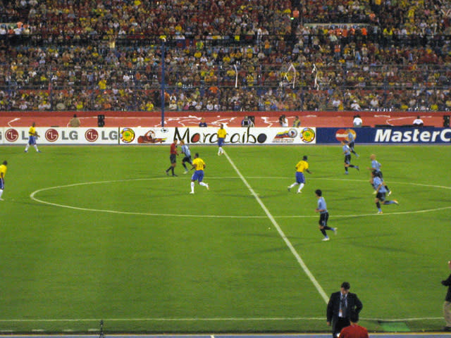 誰來主辦美洲盃？最終這項麻煩差事在南美足協協調後，由巴西接下主辦國。(photo from Wikimedia)