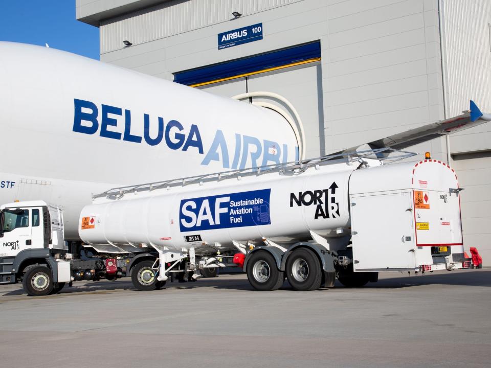 The BelugaST being fueled with SAF.