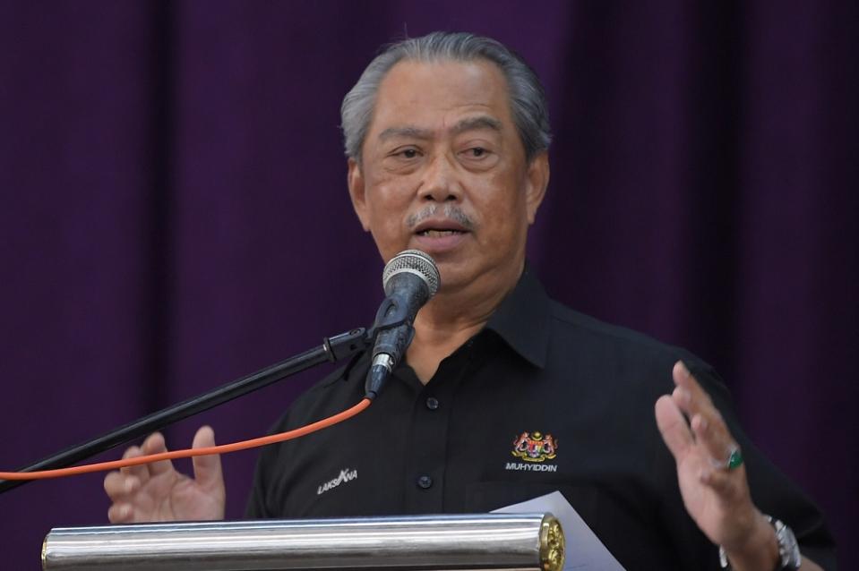In a statement acknowledging Datuk Seri Anwar Ibrahim’s claim this afternoon, Tan Sri Muhyiddin Yassin said the latter’s assertion must be validated through ‘processes and procedures set under the Federal Constitution’. ― Bernama pic