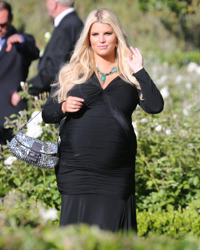 Hot Mama! Jessica Simpson Shows Off Sexy New Bod for Weight Watchers