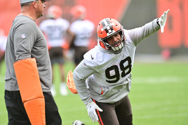 Browns elevate Roderick Perry from Practice Squad vs. Falcons