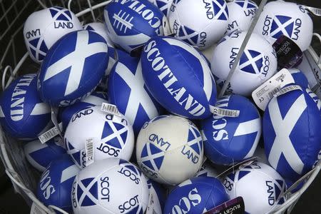 Scottish memorabilia is seen on display in a shop in Edinburgh, Scotland September 12, 2014. REUTERS/Paul Hackett