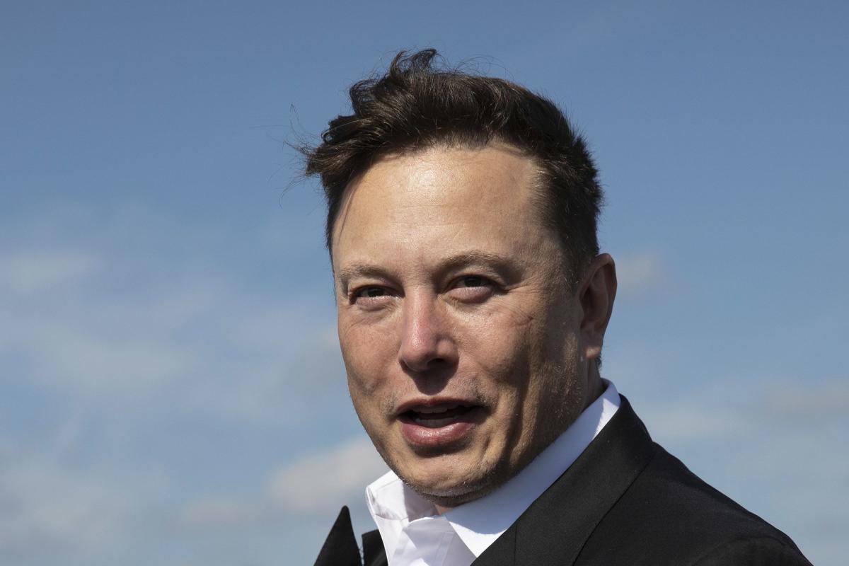 Musk Backs Billionaire Developer Caruso for LA Mayor