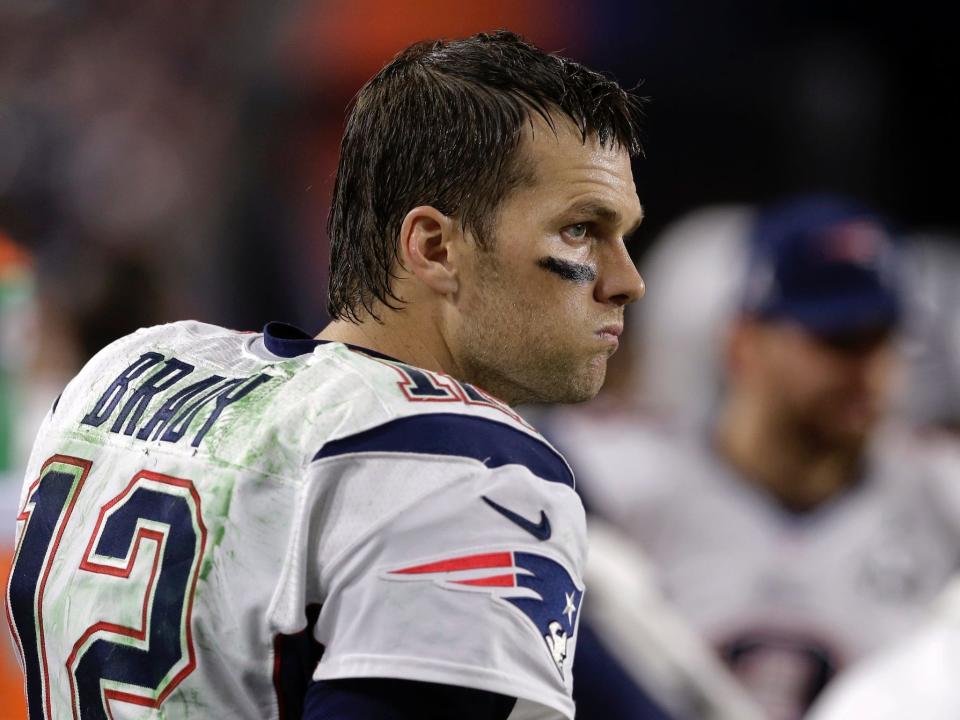 Tom Brady raises his eyebrows on the sideline in 2015.