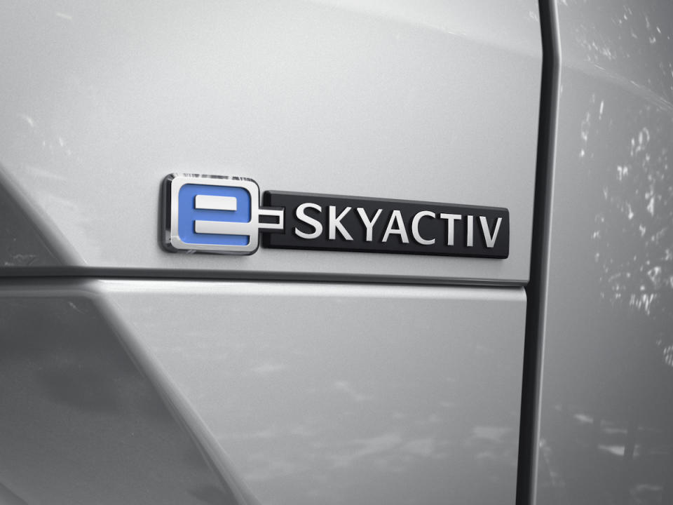 2.MX-30_EV_MODEL_e-SYACTIV_Badge.jpg