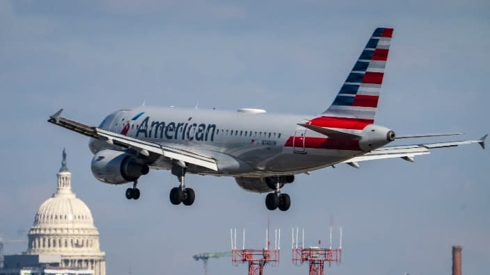 An American Airlines plane lands at Ronald Reagan Washington National Airport last month in Arlington, Virginia. (Photo: Drew Angerer/Getty Images)