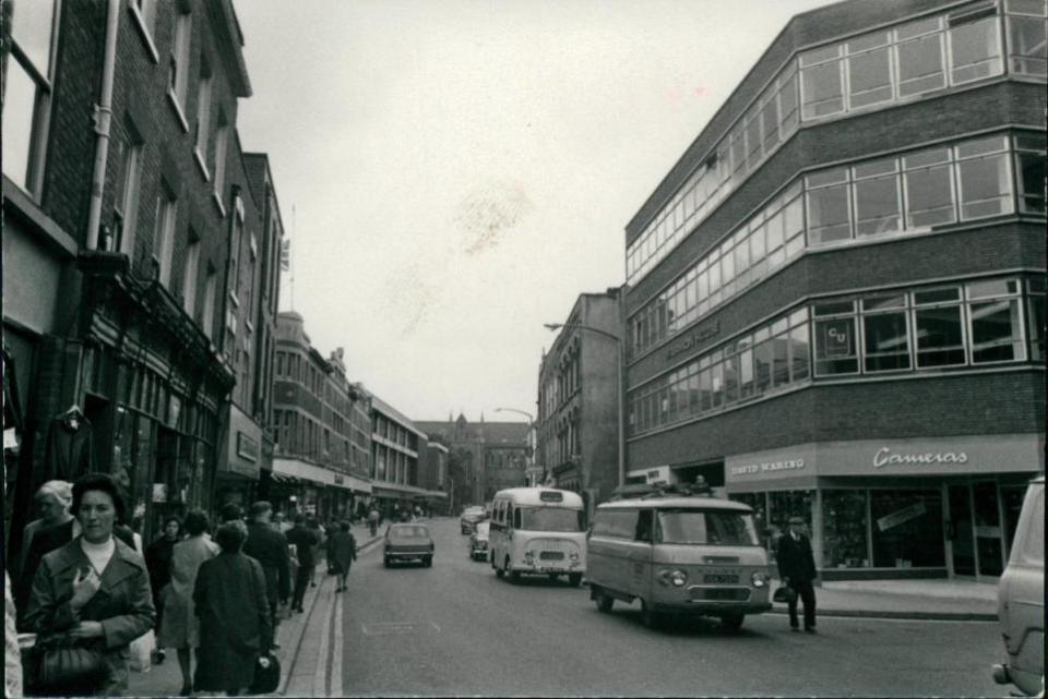 Worcester News: The High Street looking towards Worcester Cathedral from beside Copenhagen Street in 1973