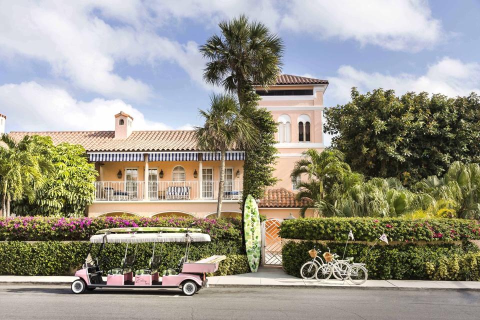 <p>This iconic Palm Beach hotel is a design enthusiast's dream escape, as it's full of retro glamour, historic motifs, and charming architectural details. Beyond impeccable design, the property has also mastered the art of the happy hour with the legendary Swifty's Pool, a poolside dining concept underneath a hanging garden. <a href="https://thecolonypalmbeach.com/" rel="nofollow noopener" target="_blank" data-ylk="slk:The Colony Hotel Palm Beach;elm:context_link;itc:0;sec:content-canvas" class="link ">The Colony Hotel Palm Beach</a> also features charming amenities like Beach Butlers, complimentary beach cruisers, a beloved spa, and much, much more. It won't take long to discover why design enthusiasts everywhere flock to this pink hotel year after year.</p>