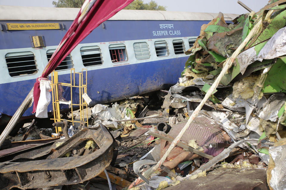 Train derails in northern India