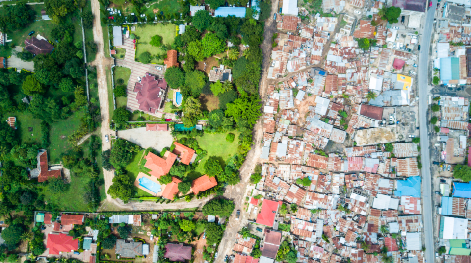 <p>Lush greenery is virtually nowhere to be seen on the poor side in Oyster Bay in Dar es Salaam (MediaDrumWorld/Johnny Miller) </p>