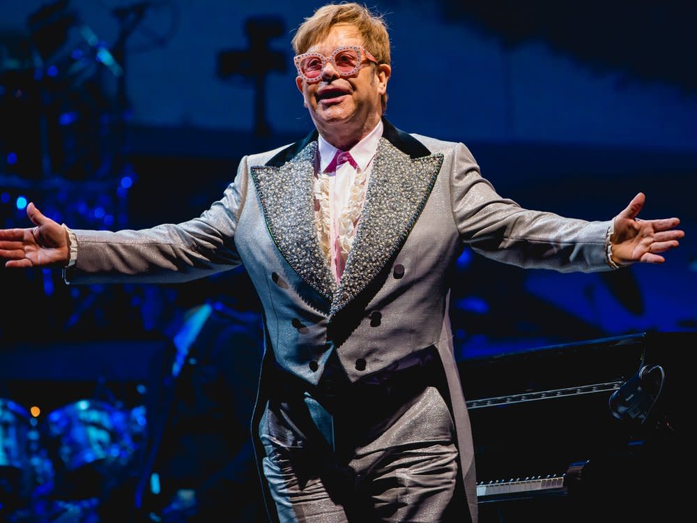 Elton John auf der Bühne bei seiner Farewell-Tour. (Bild: Tony Norkus/Shutterstock)