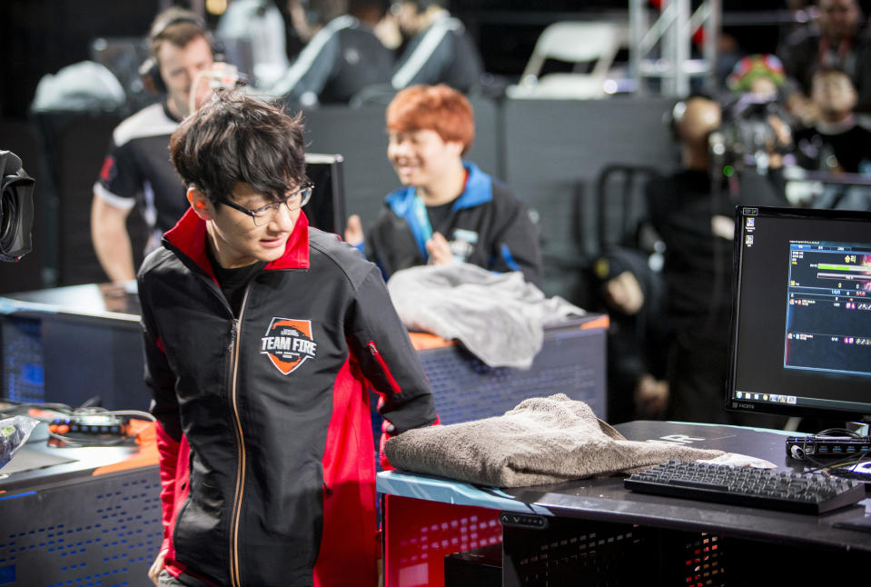 MadLife leaves the stage at League of Legends All-Stars 2015 (Riot Games/Lolesports)