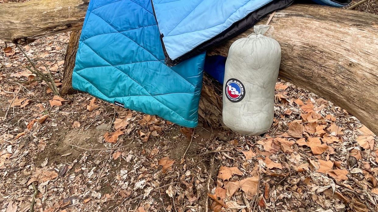 nomadix puffer blanket, big agnes pluton 40, sleeping bags