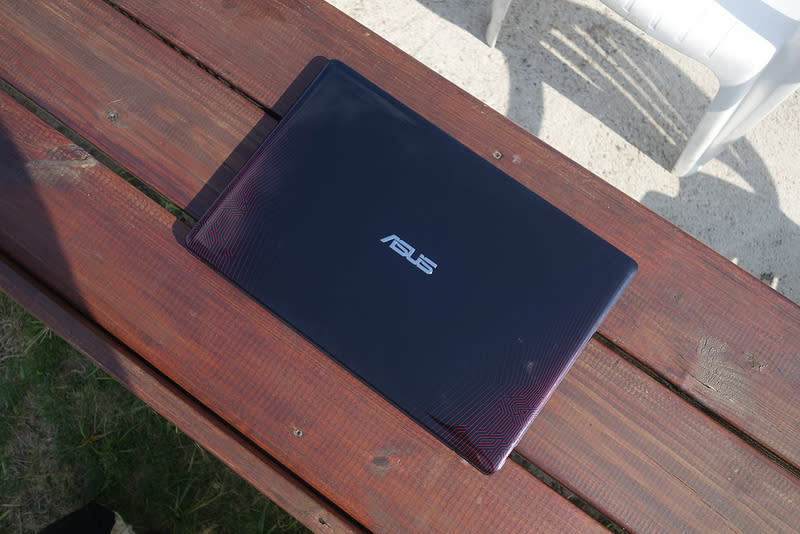 全民電玩筆電 ASUS X550V 雙碟混合拼CP值