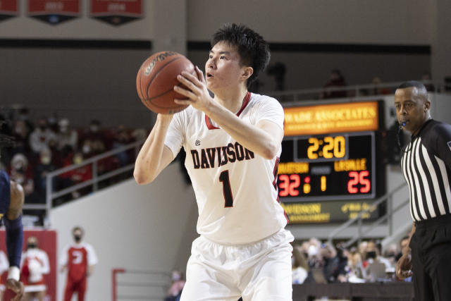 Davidson's Lee Hoping to Carry Korean Banner into NBA