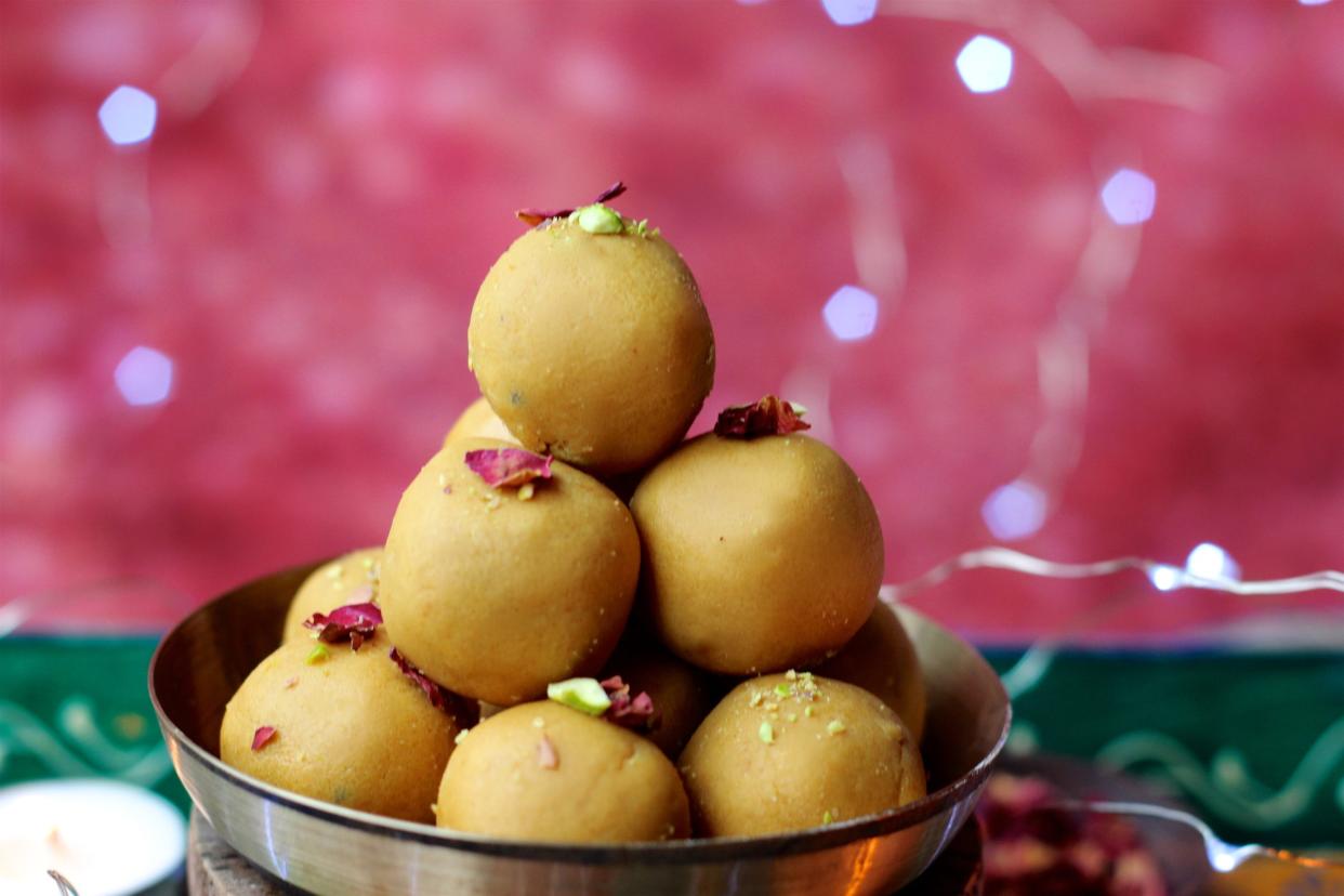 Eat More Art besan laddoo