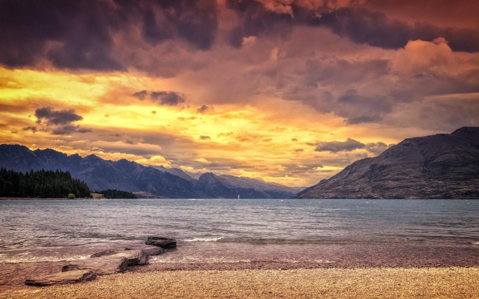 Lake Te Anau in New Zealand