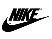 <b>2. Nike</b>. Le logo a été créé par une jeune graphiste américaine travaillant en free-lance. Crée et choisi dans l'urgence, sans vraiment de conviction, il est devenu l'un des plus célèbres de la planète. Pour la petite histoire, sachez que Carolyn Davidson n'a été payée que 35 dollars pour sa création. Nike lui a plus tard offert une bague à l'effigie de la virgule et des actions Nike. Sympa...enfin si on veut.