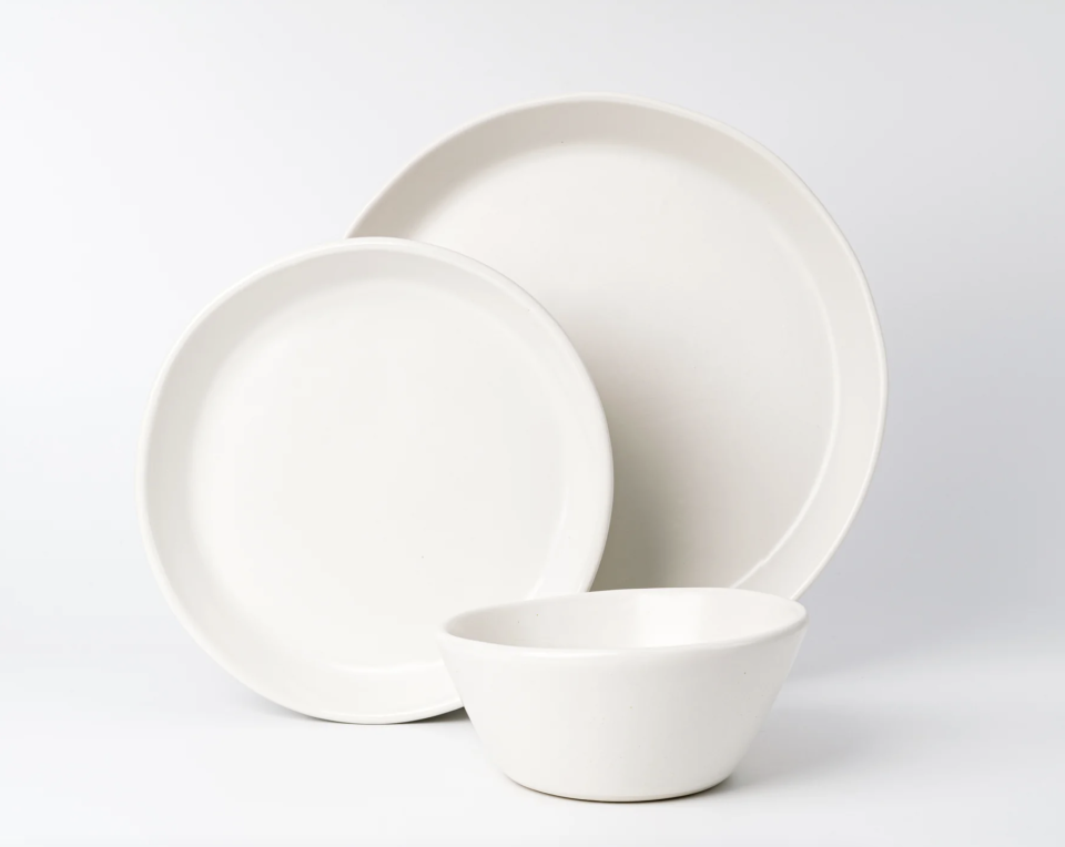 26) 3-Piece Skali Coupe Dinner Setting