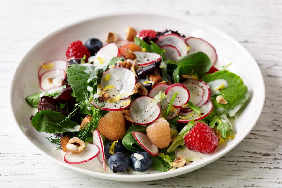 Berry Spinach Salad  With Toasted Hazelnuts