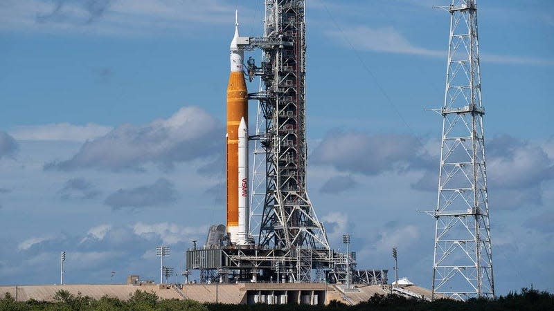 NASA’s Space Launch System (SLS) rocket with the Orion spacecraft at Launch Pad 39B.