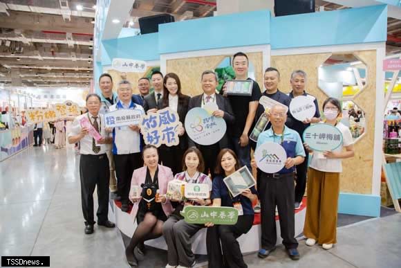 台北國際食品展登場，新竹市政府與南投縣政府簽署農食產品合作意向書(MOU)。