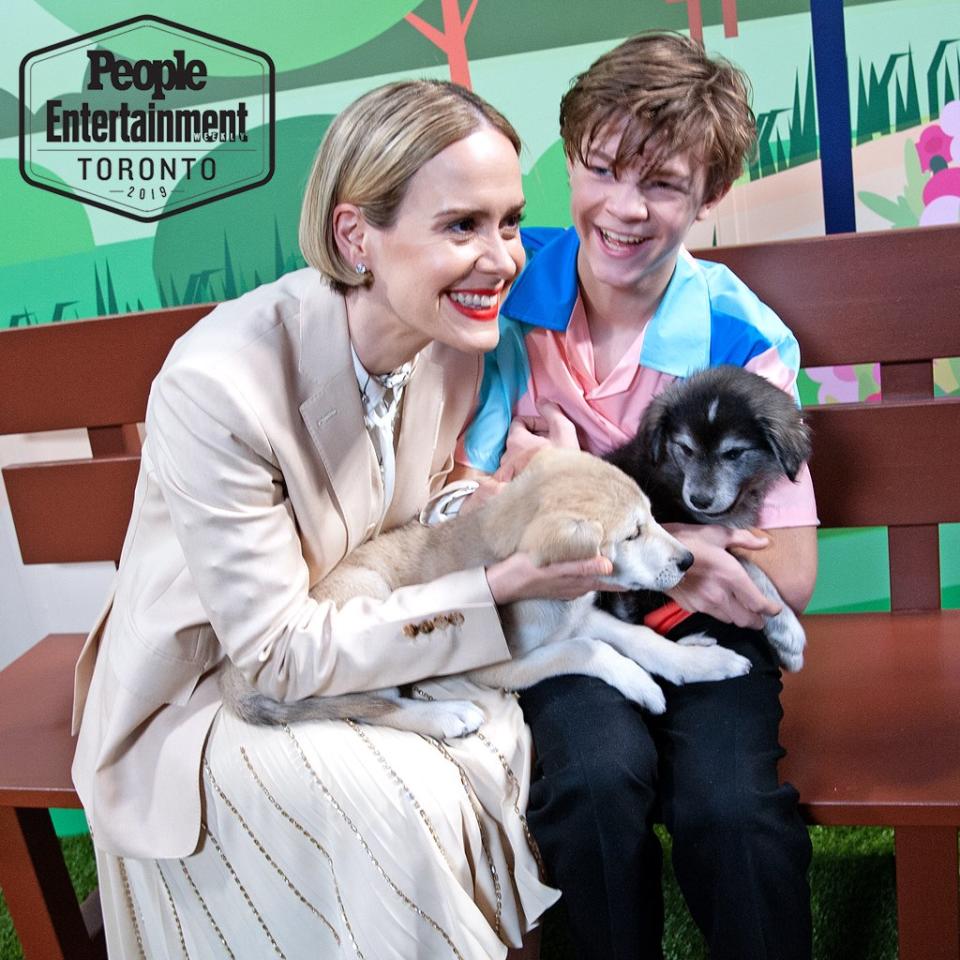 Sarah Paulson & Oakes Fegley