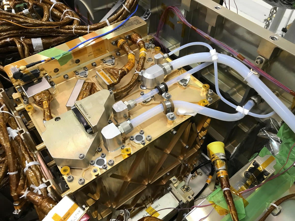 El Moxie (Experimento de Utilización de Recursos In Situ de Oxígeno en Marte) como se veía instalado en el rover Perseverance de la Nasa en 2019; Moxie y Perseverance aterrizaron en Marte en 2021 (Nasa)