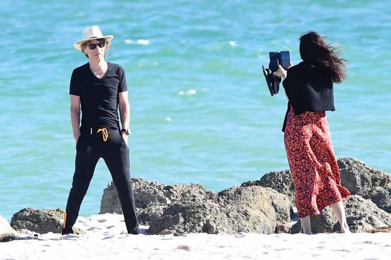 El cantante de Los Rolling Stones Mick Jagger posa para el lente de su novia, la exbailarina Melanie Hamrick en Miami, en uno de sus tantos viajes en familia