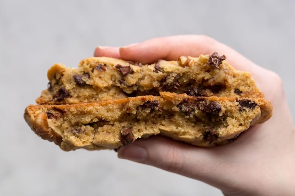 Levain Bakery Chocolate Chip Cookies