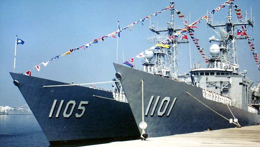 海軍成功艦（舷號101）繼光艦（舷號1105)為海軍成功級飛彈巡防艦，為美國授權台灣生產的派里級同等級艦艇，1993年陸續服役。海軍司令部
