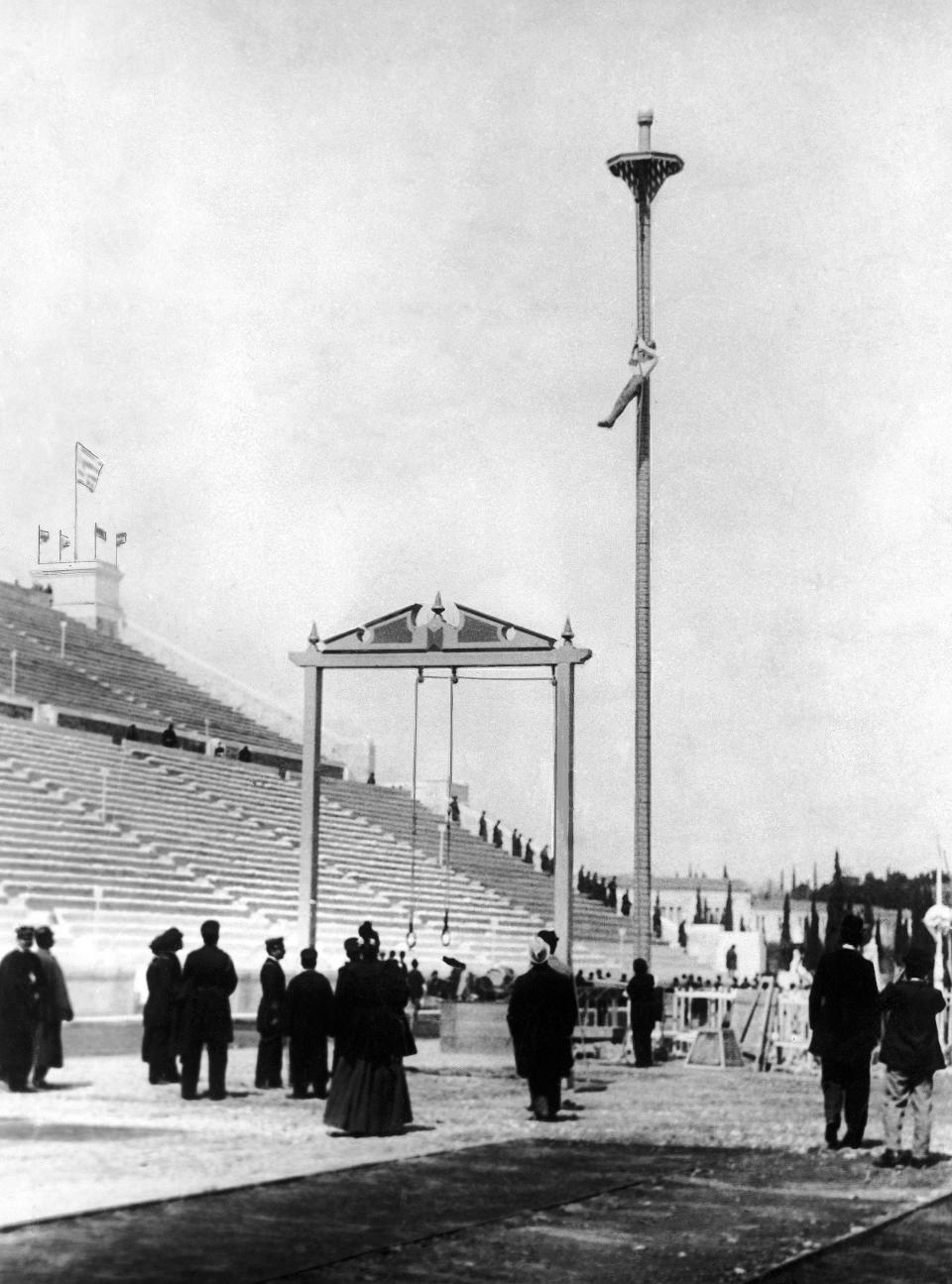 <p>The inaugural rope climb in 1896 boasted a 49-foot scale to the top. The length was cut to 25-feet in 1900, since only two athletes reached the the goal in the previous program. </p>