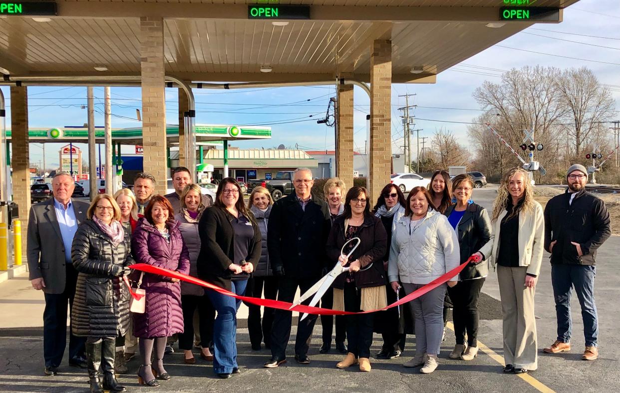 The Sandusky County Chamber of Commerce celebrated the re-opening of the Croghan Colonial Bank Fremont West’s drive-thru with a ribbon cutting ceremony.