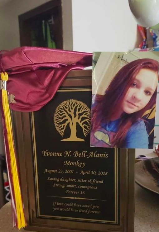 Yvonne Bell-Alanis was at Williamette High School's graduation in spirit thanks to a memorial plaque, graduation cap, and photo brought to the ceremony by her mother, Tiffany. (Photo: Courtesy of Facebook/Tiffany Bell-Alanis)