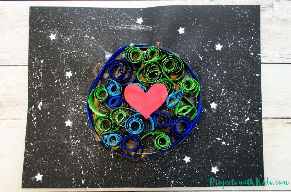 18) Quilled Paper Earth