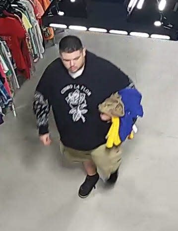 Fort Myers police detectives are working with the Lee County Sheriff's Office on the case of a man who allegedly tried secretly recording young girls changing clothes in a fitting room at a Fort Myers Goodwill store Saturday. The alleged suspect fits the description of a man arrested Thursday on a related video voyeurism case at the Walmart on San Carlos Boulevard.