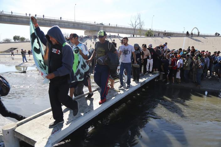 Migrants try to cross border with US, Tijuana, Mexico - 25 Nov 2018