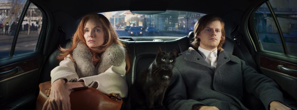 Michelle Pfeiffer stars as an acerbic Manhattan socialite who becomes insolvent and sets off for Paris with her cat (voiced by Tracy Letts) and son (Lucas Hedges) in "French Exit."