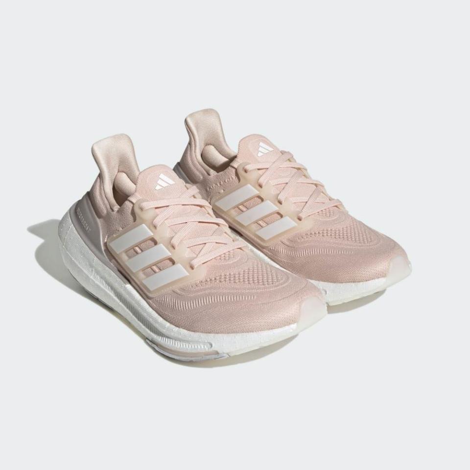 ULTRABOOST LIGHT跑鞋，NT$2,959圖片來源：adidas官網