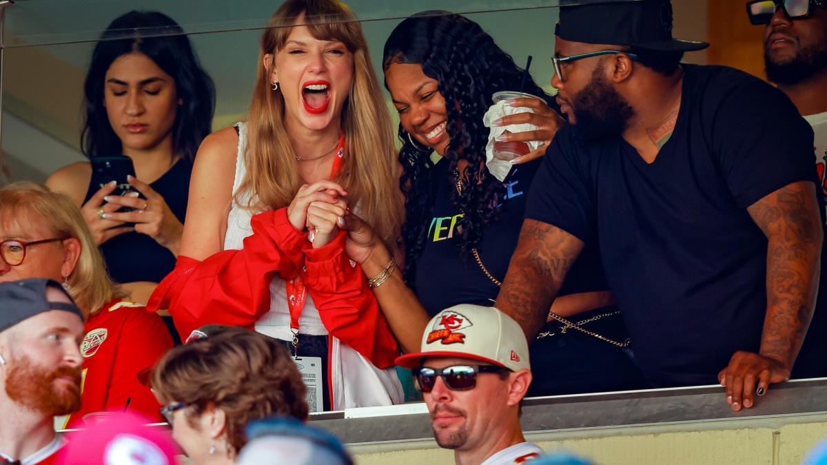 Chiefs-Bears game gets TV ratings boost thanks to Taylor Swift sighting -  Chicago Sun-Times