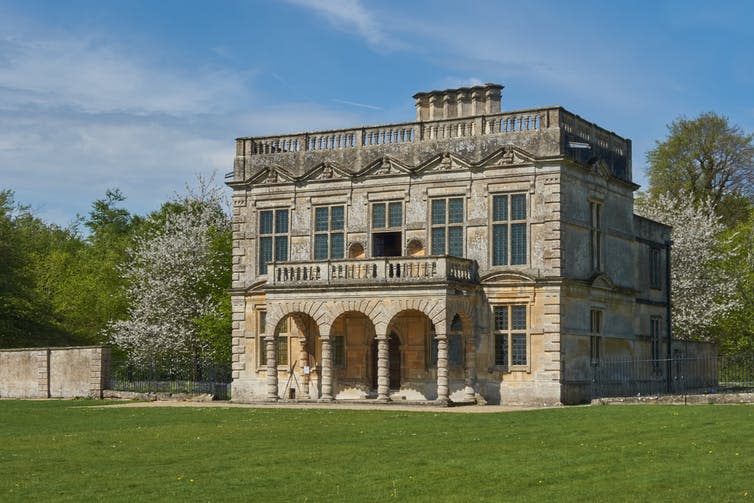 <span class="caption">Lodge Park at Sherborne, Gloucestershire.</span> <span class="attribution"><a class="link " href="https://commons.wikimedia.org/wiki/File:Lodge_Park,_Gloucestershire,_May_2016_side_view.jpg" rel="nofollow noopener" target="_blank" data-ylk="slk:Celuici via Wikimedia Commons;elm:context_link;itc:0;sec:content-canvas">Celuici via Wikimedia Commons</a>, <a class="link " href="http://creativecommons.org/licenses/by-sa/4.0/" rel="nofollow noopener" target="_blank" data-ylk="slk:CC BY-SA;elm:context_link;itc:0;sec:content-canvas">CC BY-SA</a></span>