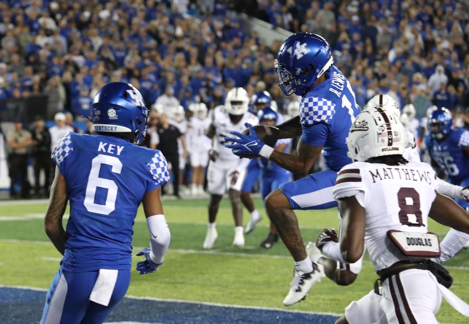 Kentucky’s Rahsaan Lewis catches the ball for a  touchdown against Mississippi State.Oct. 15, 2022