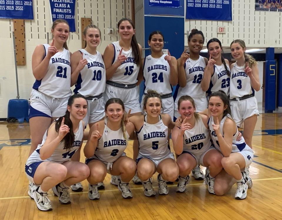 Horseheads clinched the STAC West girls basketball title with a 42-34 win over Corning on Feb. 1, 2023 at Horseheads Middle School.