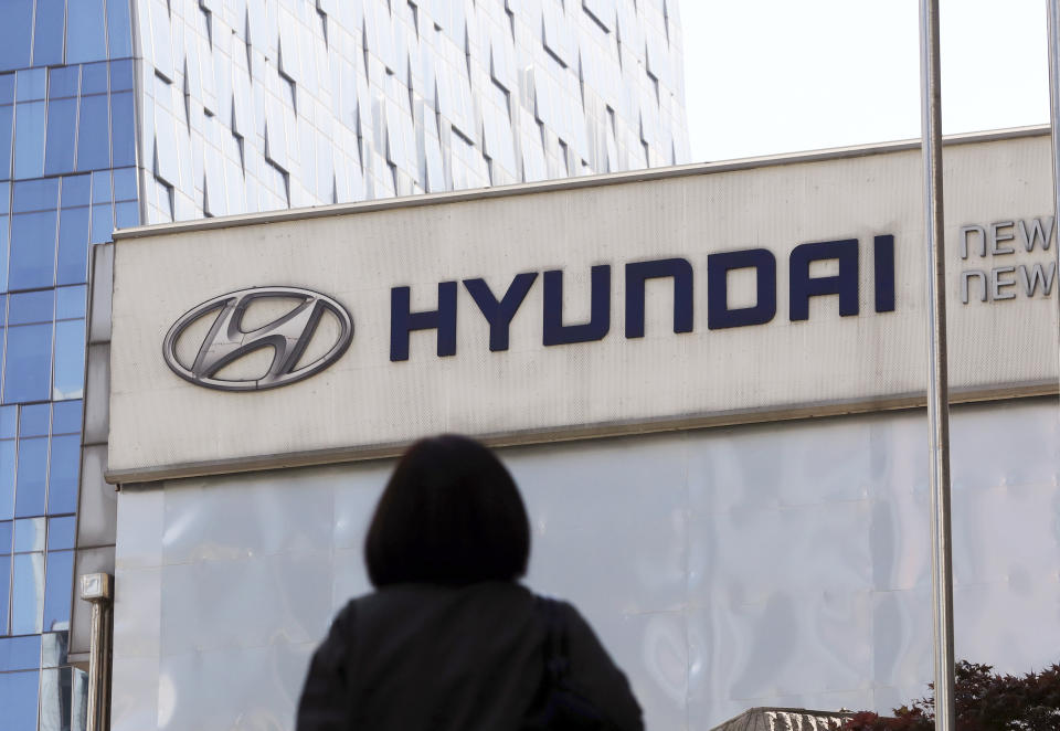 FILE - The logo of the Hyundai Motor Co. is displayed at the automaker's showroom in Seoul, South Korea, April 26, 2017. Air bags in some Hyundai and Kia cars failed to inflate in crashes and four people are dead. Now the U.S. government's road safety agency wants to know why. Hyundai Motor America and Kia America will resolve class-action lawsuit prompted by a surge in vehicle thefts with a settlement agreement that could be valued at $200 million, the automakers announced Friday, May 19, 2023. (AP Photo/Lee Jin-man, File)