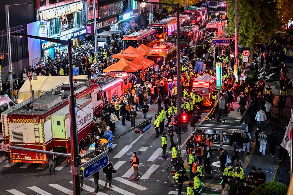 Plus de 150 personnes sont mortes dans un mouvement de foule dans le quartier Itaewon, à Séoul, en Corée du Sud, le 29 octobre 2022 - JUNG YEON-JE / AFP