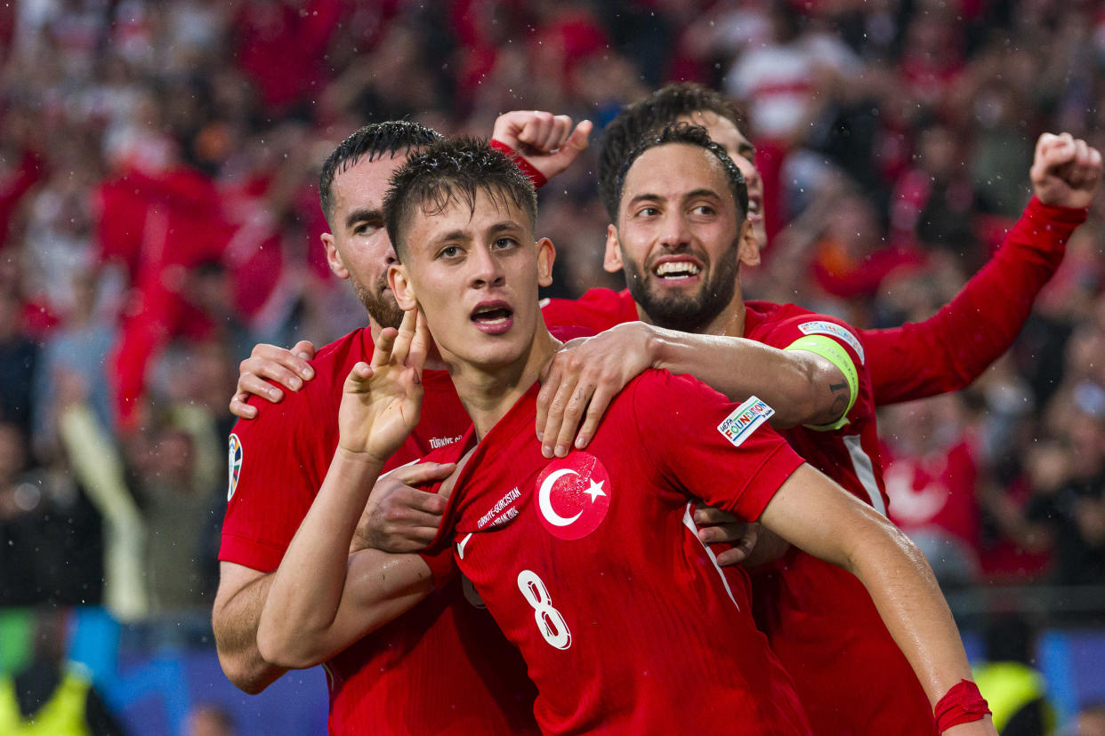 Arda Güler (8), centrocampista de Turquía, se estreno en la Euro 2024 con uno de los mejores goles de la competencia. (Foto: Marcio Machado/Eurasia Sport Images/Getty Images)